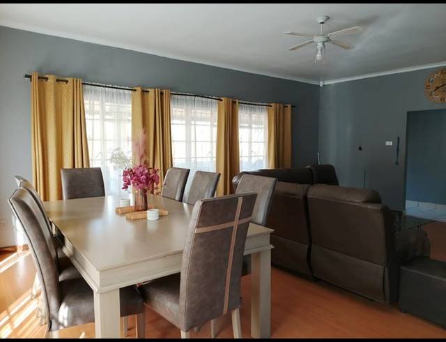 3 BEDROOM HOUSE FOR SALE IN WOODLANDS